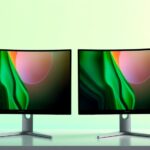 Comparison of curved vs flat monitors showcasing design differences and viewing angles for enhanced user experience.