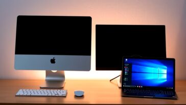 Comparison of monitors designed for Mac versus Windows PCs, showcasing features, compatibility, and design differences in technology.